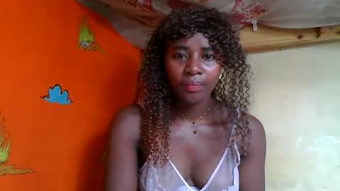 Snapshot of ellodi chatting on June 1, 2026, 8:05 am Ellodi online show from June 1, 2026, 8:05 am
