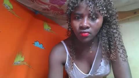 Snapshot of ellodi chatting on June 3, 2026, 12:57 am Ellodi online show from June 3, 2026, 12:57 am