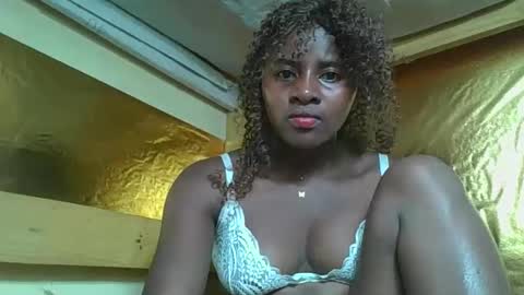 Snapshot of ellodi chatting on June 4, 2026, 7:09 pm Ellodi online show from June 4, 2026, 7:09 pm