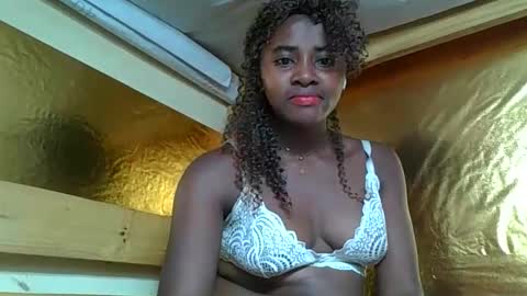 Snapshot of ellodi chatting on June 7, 2026, 9:02 am Ellodi online show from June 7, 2026, 9:02 am