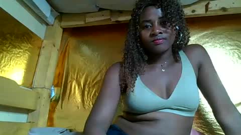 Snapshot of ellodi chatting on June 14, 2026, 5:37 pm Ellodi online show from June 14, 2026, 5:37 pm