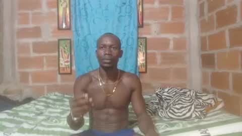 elmiltonnjakee online show from July 13, 2026, 7:33 am