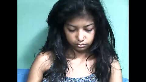 elynah195043 online show from June 2, 2026, 3:19 am