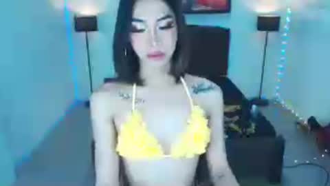 emerladmore online show from July 28, 2026, 1:32 pm
