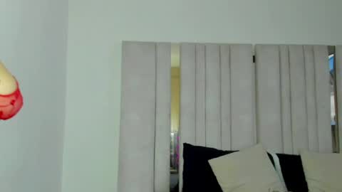 emi_royse online show from July 23, 2026, 12:57 am