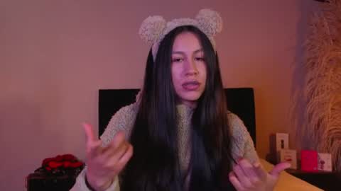 Emilia Gomez online show from June 29, 2026, 2:51 am