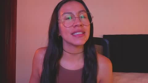 Emilia Gomez online show from July 24, 2026, 3:04 am