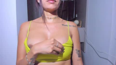 Snapshot of emillyhils1 chatting on May 29, 2026, 2:09 am emilly online show from May 29, 2026, 2:09 am