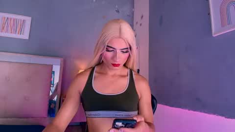 emily_castillo1_ online show from July 8, 2026, 4:50 am