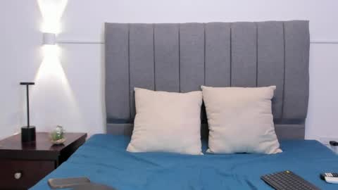 emily_jonhson online show from May 6, 2026, 8:47 pm