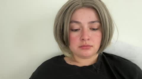 emily_morning_dew online show from June 17, 2026, 7:55 am