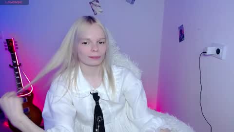Snapshot of emily_nyaffe chatting on March 10, 2026, 5:07 pm Lia online show from March 10, 2026, 5:07 pm