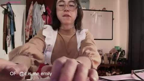 Snapshot of emily_pearl_ chatting on July 21, 2026, 5:48 pm emily_pearl_ online show from July 21, 2026, 5:48 pm