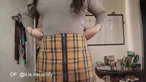 Snapshot of emily_pearl_ chatting on July 24, 2026, 4:38 pm emily_pearl_ online show from July 24, 2026, 4:38 pm