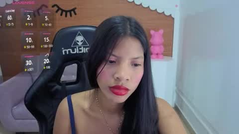 Snapshot of emily_smith_t chatting on June 1, 2026, 7:37 pm emily_smith_t online show from June 1, 2026, 7:37 pm
