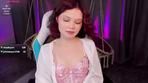 Emilyhaves online show from July 28, 2026, 11:17 am