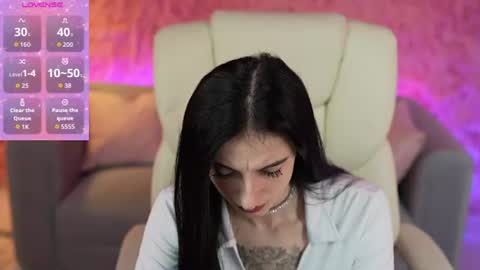 emilyymoon online show from June 17, 2026, 7:00 am