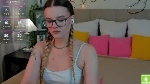 emma__peach online show from July 16, 2026, 7:36 am