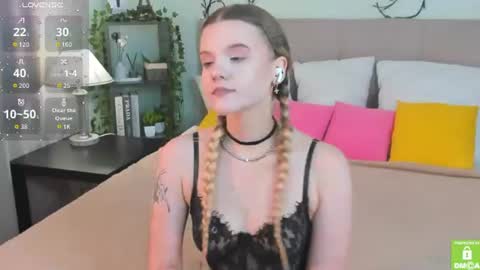 emma__peach online show from July 25, 2026, 7:50 am