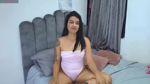 emma_saenz01 online show from May 12, 2026, 6:43 am