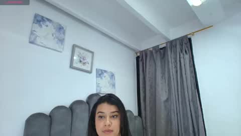 emma_saenz01 online show from May 24, 2026, 1:54 am