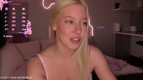 emmaandjake online show from June 16, 2026, 9:39 pm