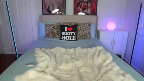 emmagray01 online show from July 16, 2026, 2:01 pm