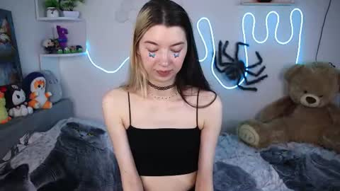 emmie_everly online show from June 26, 2026, 1:26 pm