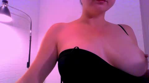 M online show from July 29, 2026, 2:43 am