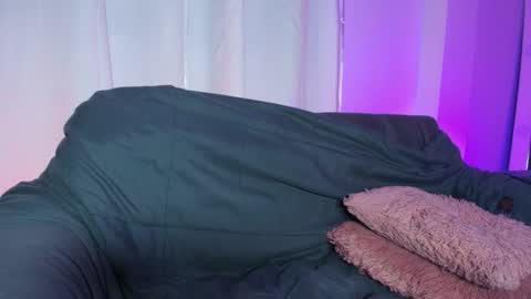 Emy online show from March 11, 2026, 4:51 am