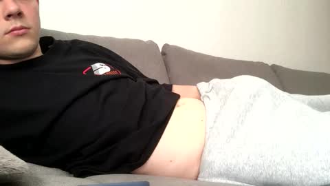 eric123754216 online show from May 10, 2026, 12:32 pm