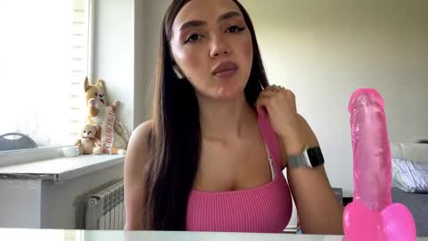 Vanessa online show from May 19, 2026, 6:42 am