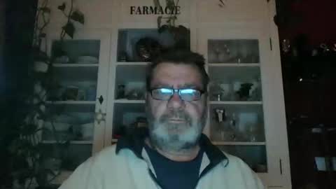 Erwins room welcome sound on online show from January 11, 2025, 2:41 am