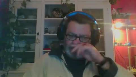 Erwins room welcome sound on online show from January 14, 2025, 2:08 am