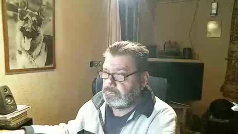 Erwins room welcome sound on online show from January 20, 2025, 9:22 pm