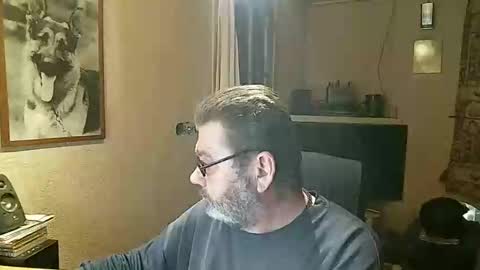 Erwins room welcome sound on online show from January 21, 2025, 12:57 am