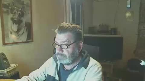 Erwins room welcome sound on online show from January 24, 2025, 1:35 am