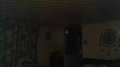 Erwins room welcome sound on online show from January 25, 2025, 2:37 am