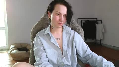 esajukyy online show from June 29, 2026, 2:17 pm