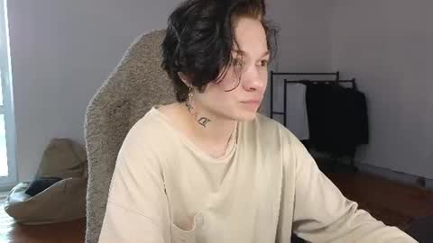 esajukyy online show from July 26, 2026, 1:18 pm