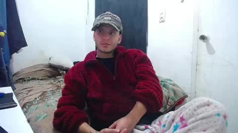 Esteban online show from October 15, 2025, 6:41 pm