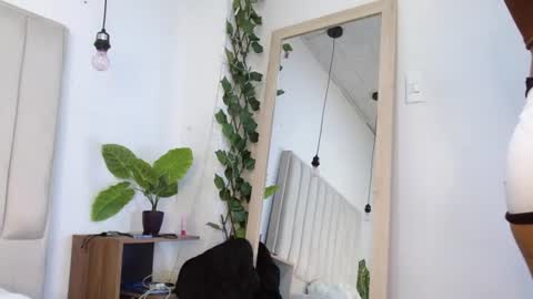 Snapshot of esmeralda_as chatting on June 19, 2026, 1:59 pm esmeralda_as online show from June 19, 2026, 1:59 pm