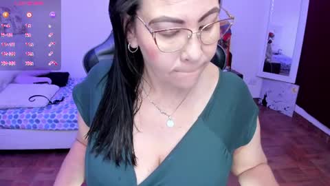 esme online show from July 25, 2026, 8:50 pm