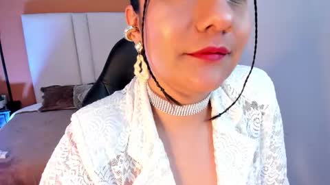 esmeralda_rose__ online show from June 27, 2026, 6:29 am