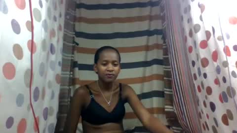 estancelee online show from June 18, 2026, 7:07 pm