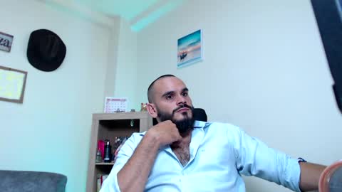 Esteban Fernandez online show from May 24, 2026, 1:10 am