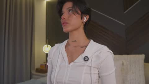 Eva Moretti online show from August 2, 2026, 6:39 pm