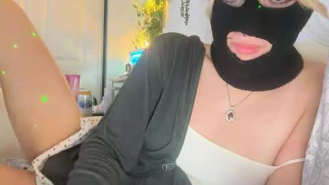 evangelineluvsyou online show from July 22, 2026, 1:19 am