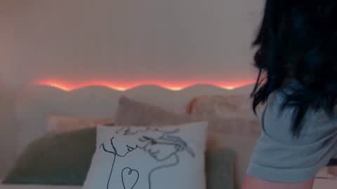 evareyss online show from July 24, 2026, 10:35 am