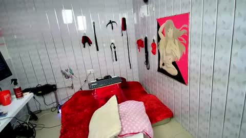 eveline_herrera online show from July 25, 2026, 4:32 am